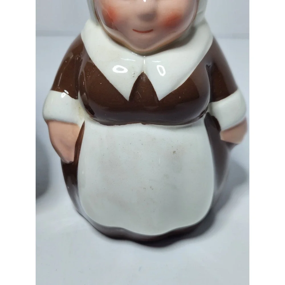 Publix The Pilgrim Pair Thanksgiving Ceramic Salt and Pepper Shakers Vintage